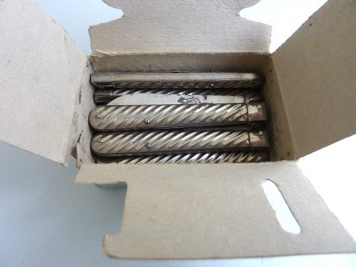 Rare petit couteau - rare, tout