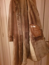 MANTEAU EN PEAU RETOURNÉE LAINÉE  VINTAGE