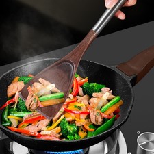 Louche à soupe en bois en