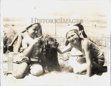1935 Press Photo Prince Baudouin & Princess Charlotte play with dog in Holland