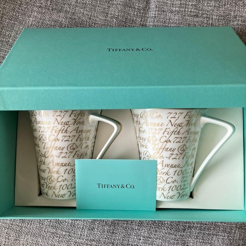 Lot tasses à tasse - de,