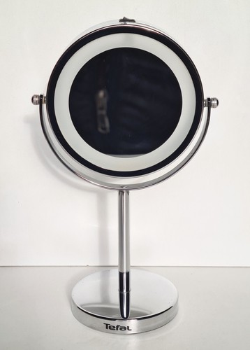 Miroir grossissant éclairant