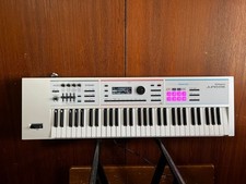 Synthétiseur Roland JUNO-DS