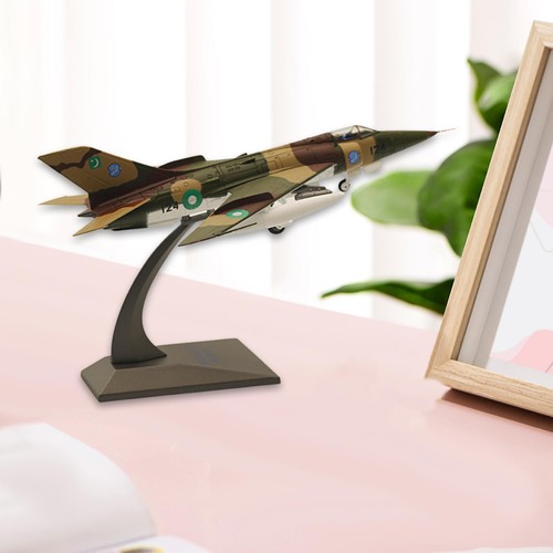 Maquette avion chasse - de, en