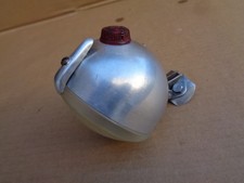 Phare avec fixation sur le