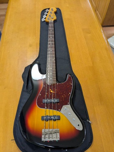 Guitare basse électrique