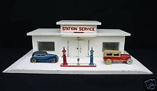 E160 GARAGE WOOD SERVICE STATION DINKY PUMPS