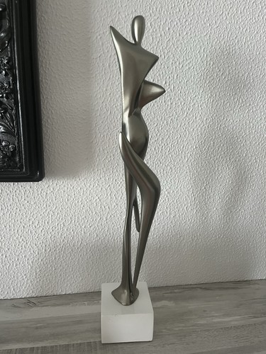 Sculpture silhouette femme - de,