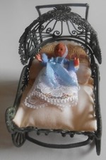 SMALL CRIB STROLLER WITH BABY DOLLHOUSE