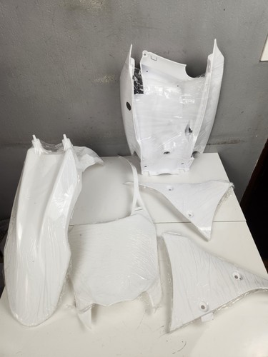 Kit plastiques blanc - kit,