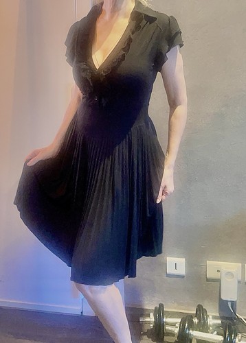 Robe noire plissé moulante