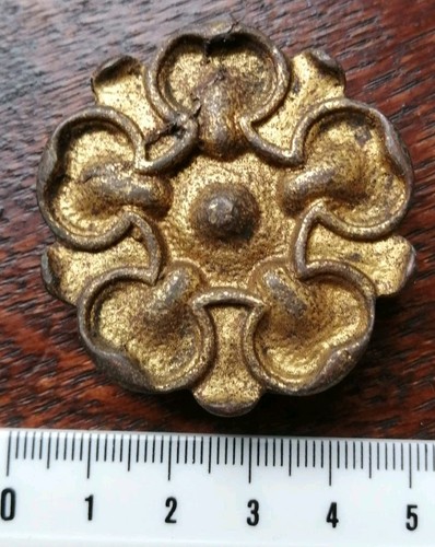 Ancien cache clou - , en