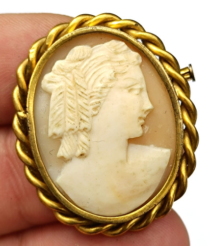 Broche camée ancien coquille
