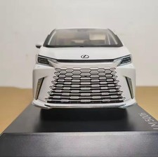 Lexus LM500h White 1/18 Scale