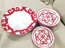 Service 18 Assiettes Dans Le