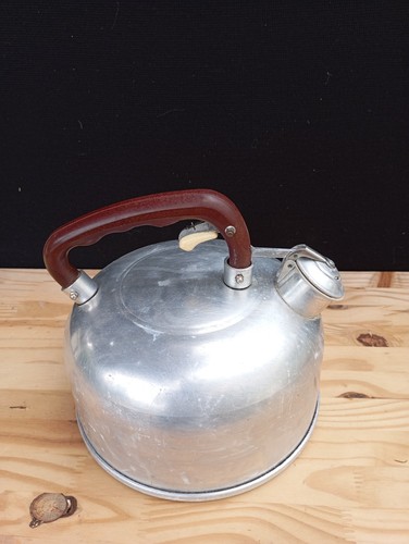 Ancienne grande bouilloire - ,
