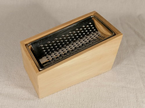 Râpe fromage avec sa - râpe, à