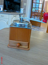 ANCIEN   MOULIN A CAFE EN TRES