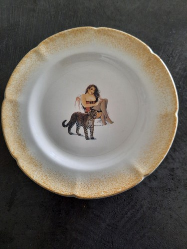 Assiette décorative - , en