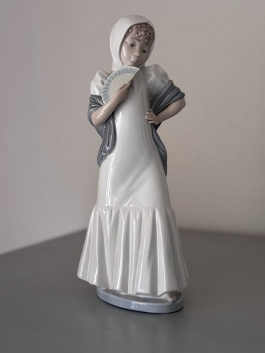 Statue porcelaine nao - statue,