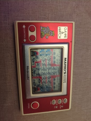 Nintendo game watch - game,