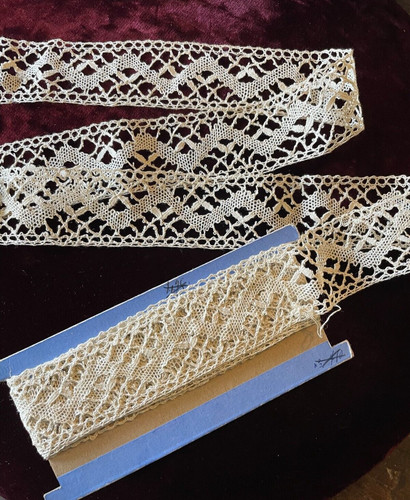 Ancienne dentelle entre - ancienne, -entre-deux