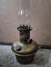 Lampe à pétrole ancienne