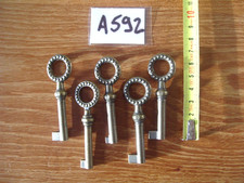 LOT A592 DE 5 CLÉ CLÉS CLEFS