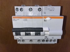 DISJONCTEUR DIFFERENTIEL 4POLE