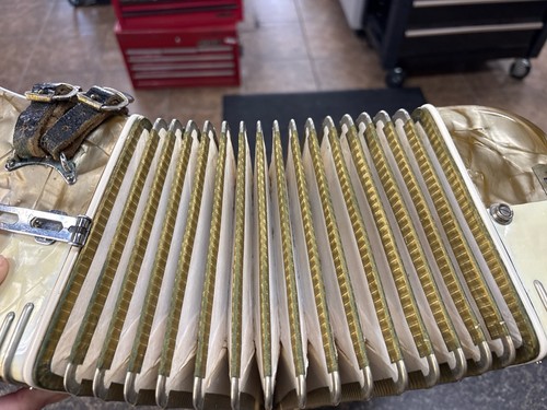 Used noble piano - piano, accordion