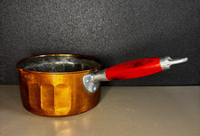 Casserole à bec en cuivre