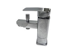 Robinet de salle de bain à un