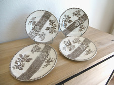 QUATRE ASSIETTES PLATES