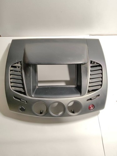 Mitsubishi l200 2008 console - mitsubishi,