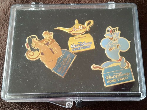 Lot pins walt - pins,