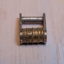 Cadenas ancien à combinaison