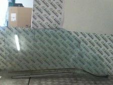 Vitre avant droit MITSUBISHI L300 4wd