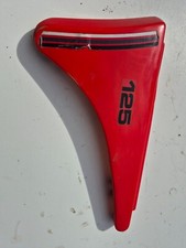 Cache lateral gauche oem Yamaha XT 125 1982