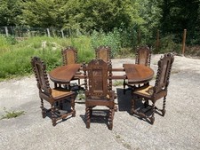 Table à rallonges et 6 chaises du 19ème siècle en chêne gothique