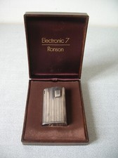 Ancien briquet Ronson Electronic 7 15 V et sa boîte collector vintage