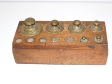 -ANCIENNE BOITE DE POIDS pour