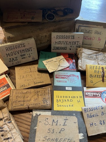 Lot ressorts réveil - ressorts,