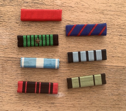 Lot barettes de medaille - de,