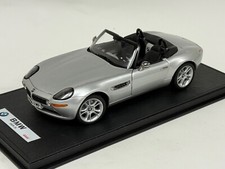 1/18 Kyosho BMW Z8 in Silver on Leather base  with plexiglas top