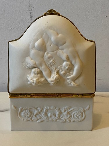 Limoges coquet boite bijoux - à,