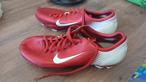 Deux paires crampons foot - crampons, (