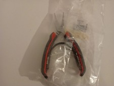 1 Pince A Bec Plat Facom