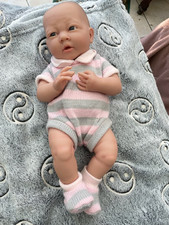 ADORABLE POUPEE NOUVEAU NE