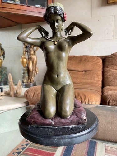 Joli bronze signe - joli, nu