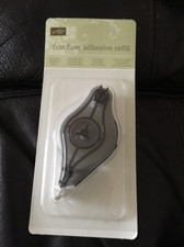 Recharge adhésive fusible